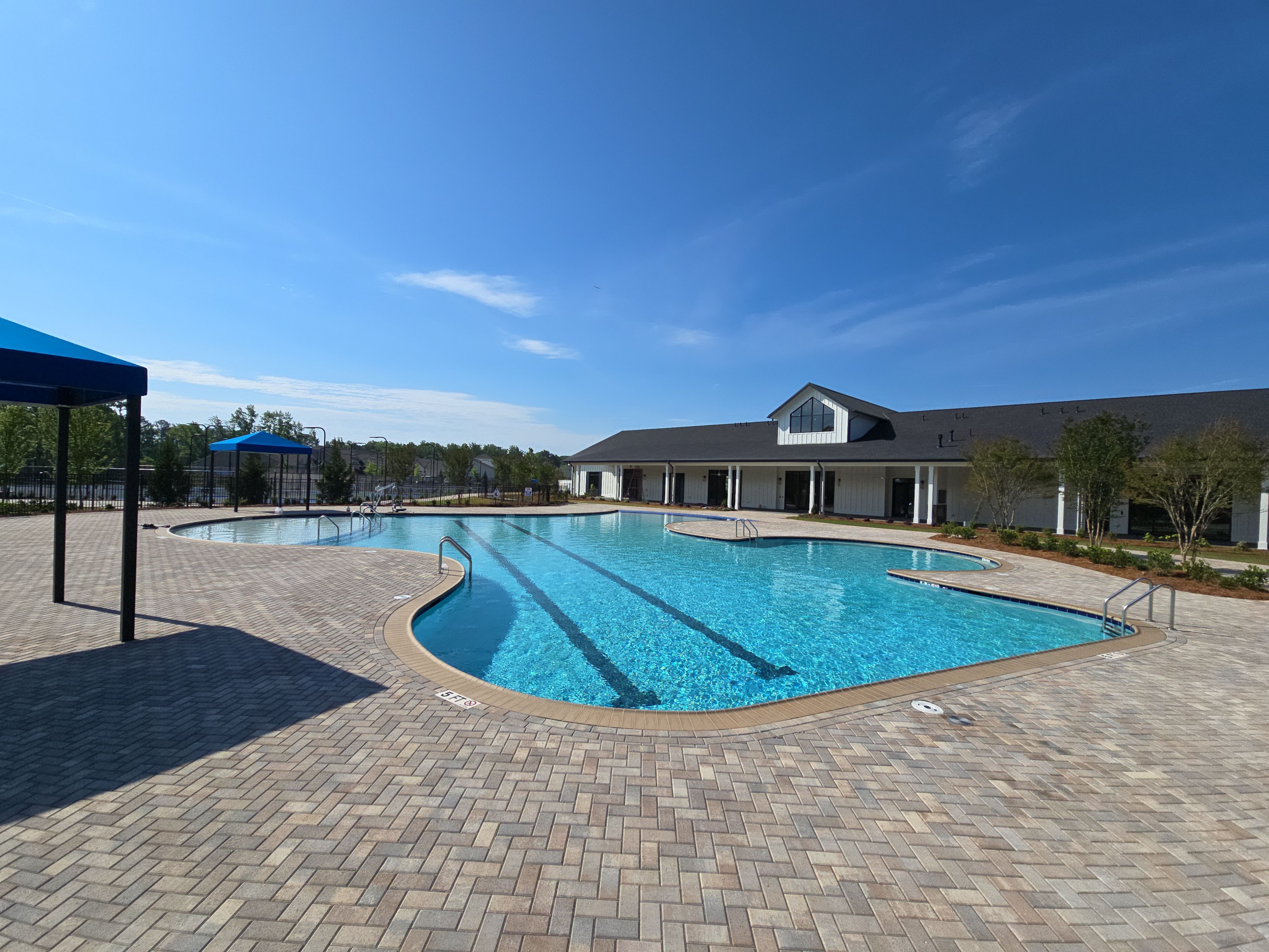Commercial pool Boscoe's Pool and Spa overview